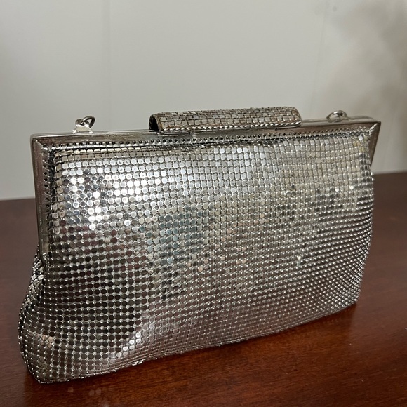 Whiting and Davis vintage mesh clutch bag evening clasp closure silver toned - Picture 6 of 13